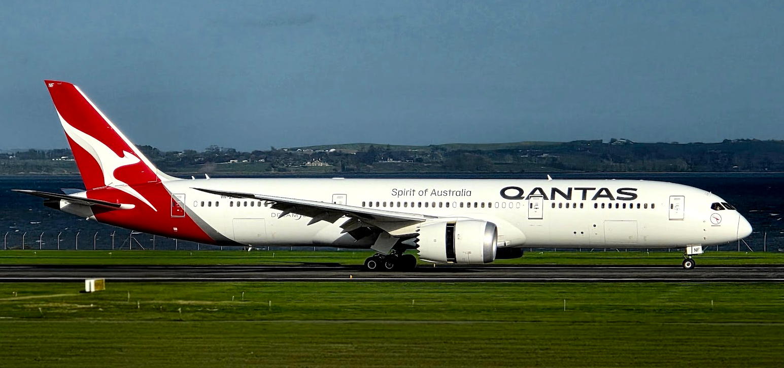 Qantas at Auckland Airport